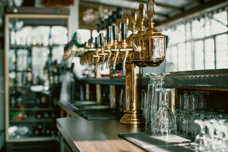 interior-design-jobs-hospitality-pub-beer-taps